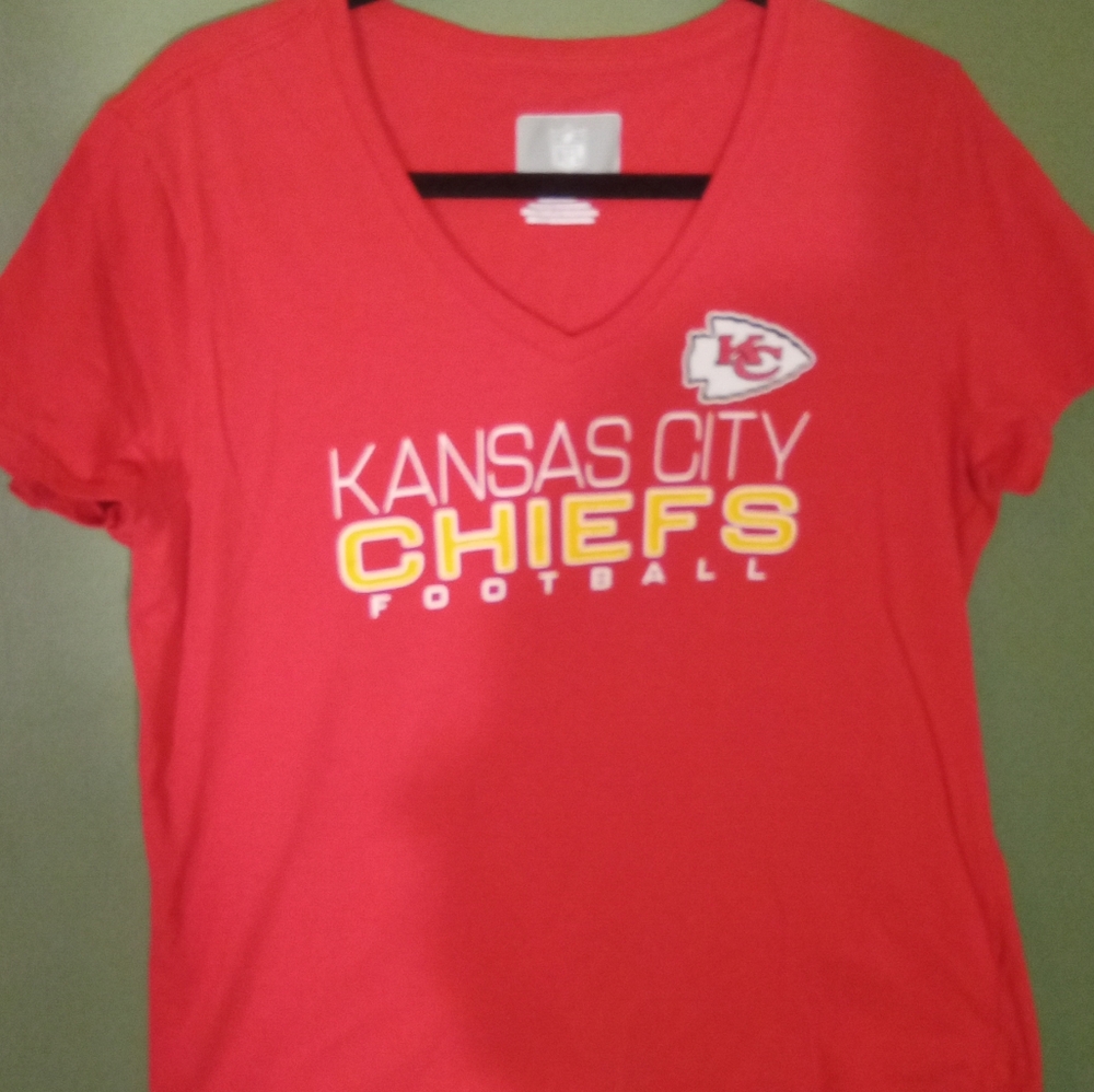 Womens Cap Sleeve XL Vee Neck Kansas City Chiefs Red T-Shirt